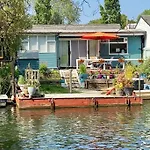Idyllic Island Cottage With Boat